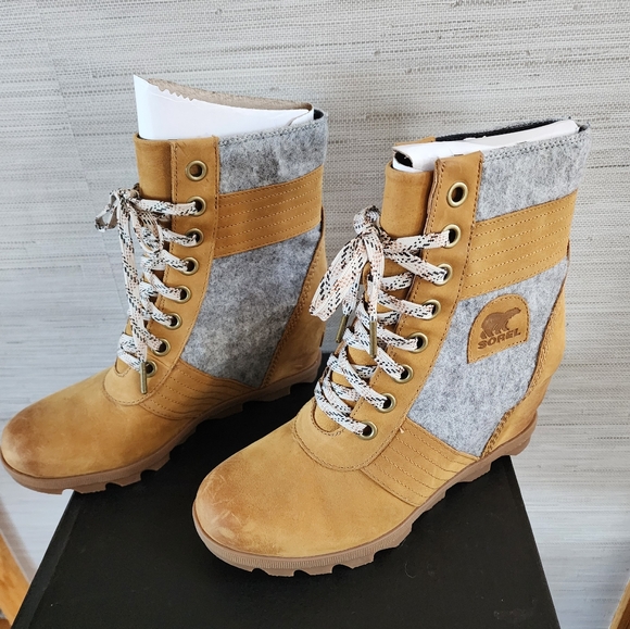 Sorel Lexi Wedge boot, booties camel Brown with grey felt sz 9.5 - Picture 8 of 12